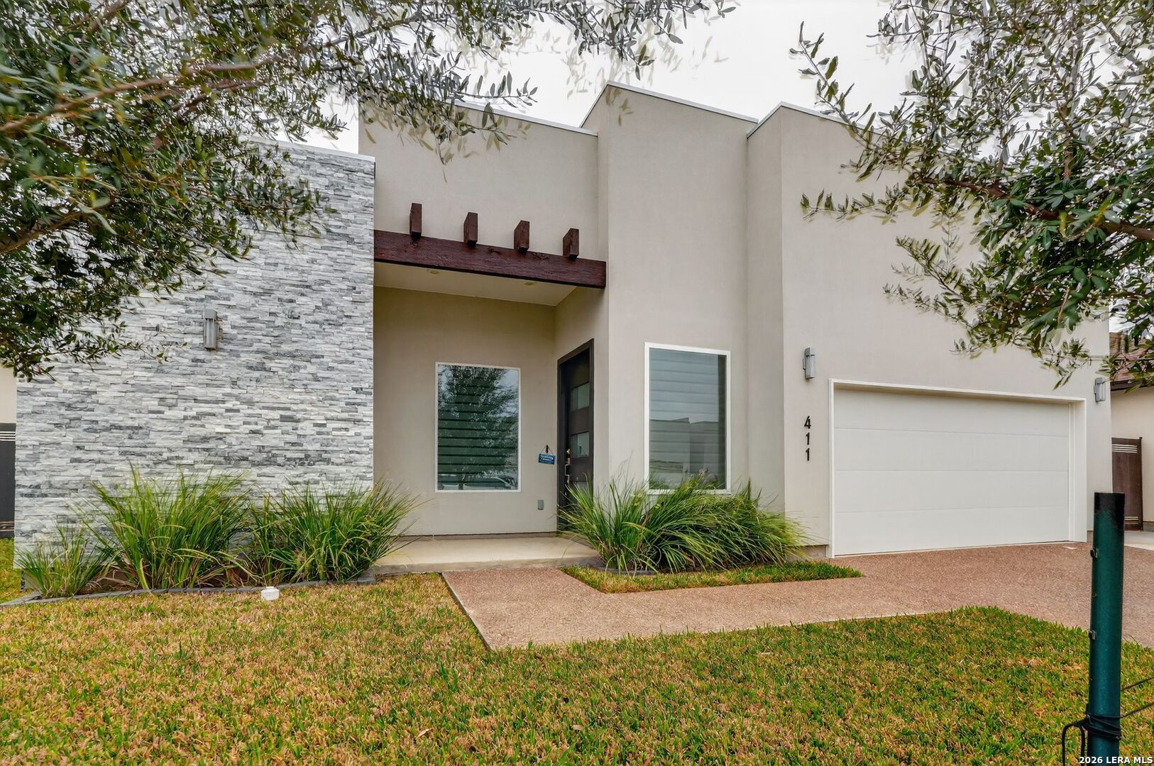 411 John Irving Laredo TX 78041
