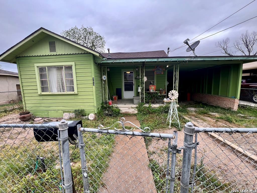 503 503 W. Morin Del Rio TX 78840