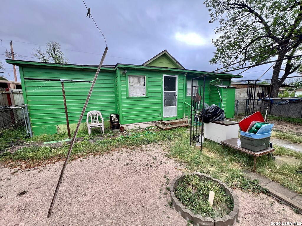 503 503 W. Morin Del Rio TX 78840