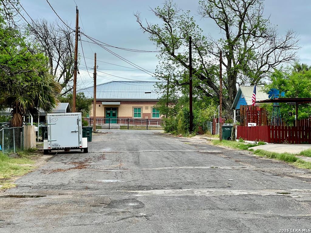 503 503 W. Morin Del Rio TX 78840
