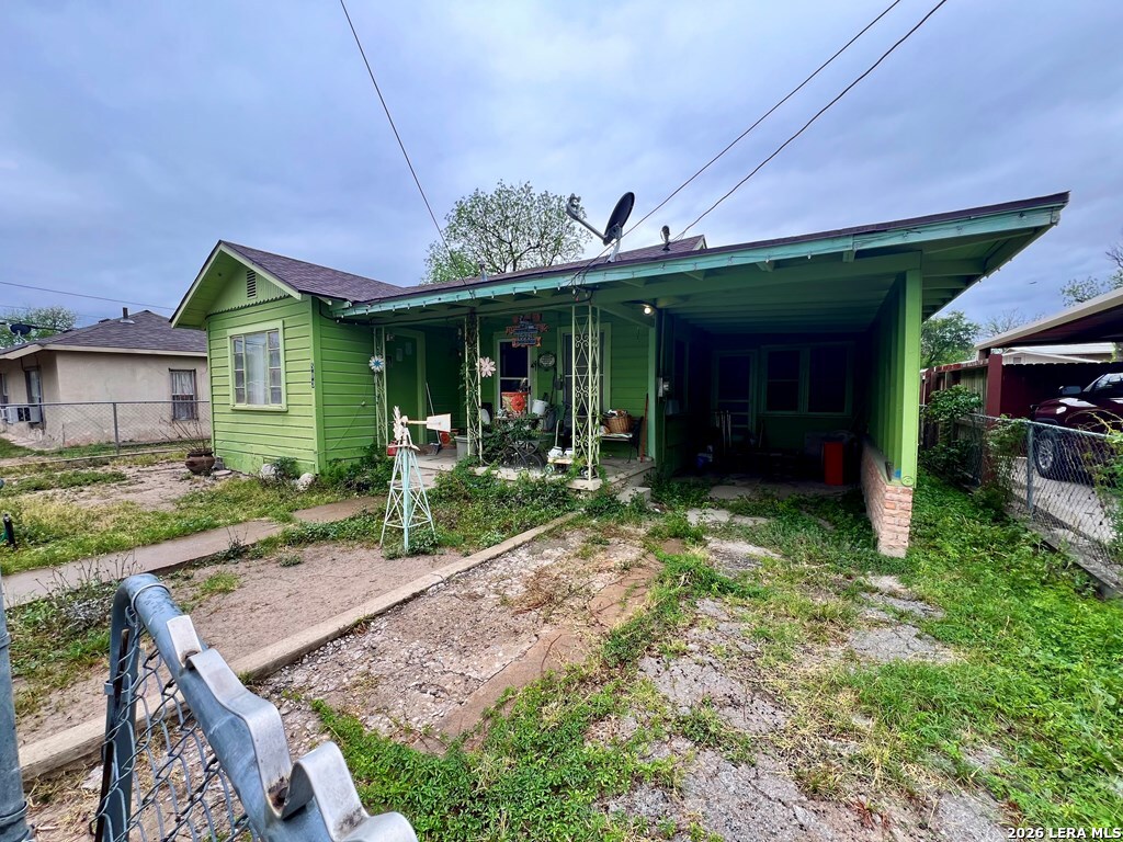 503 503 W. Morin Del Rio TX 78840