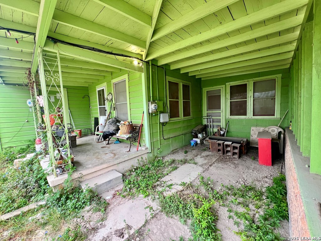 503 503 W. Morin Del Rio TX 78840