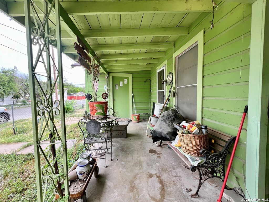 503 503 W. Morin Del Rio TX 78840