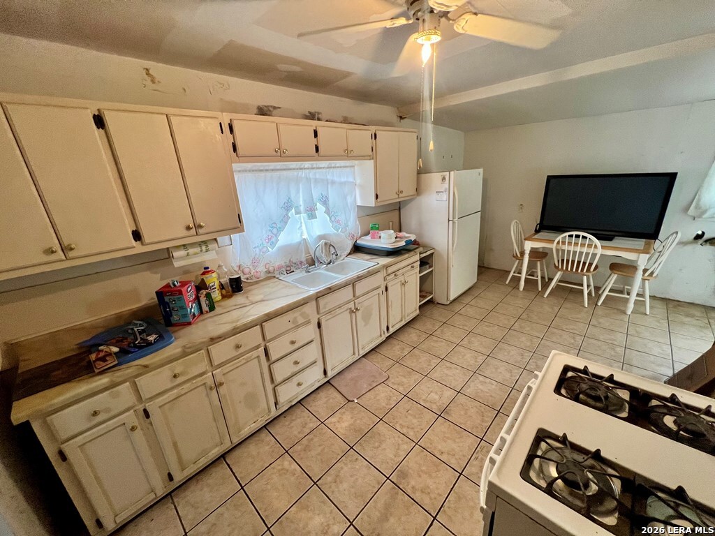 503 503 W. Morin Del Rio TX 78840