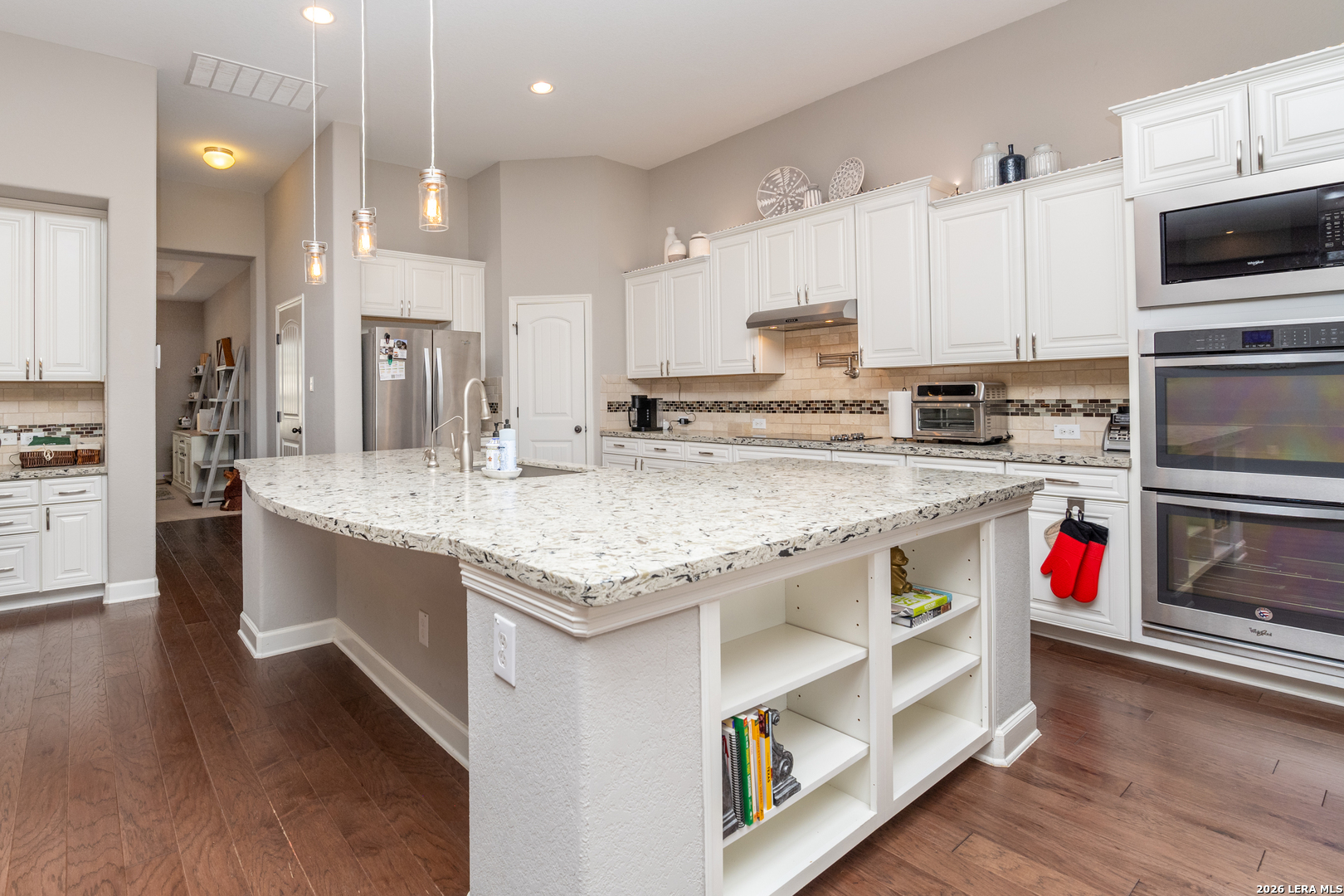1008 Water Oak Schertz TX 78154