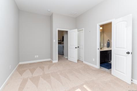 1008 Water Oak Schertz TX 78154