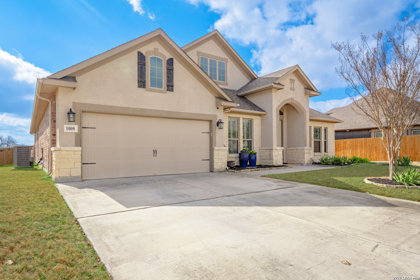 1008 Water Oak Schertz TX 78154