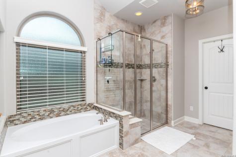 1008 Water Oak Schertz TX 78154