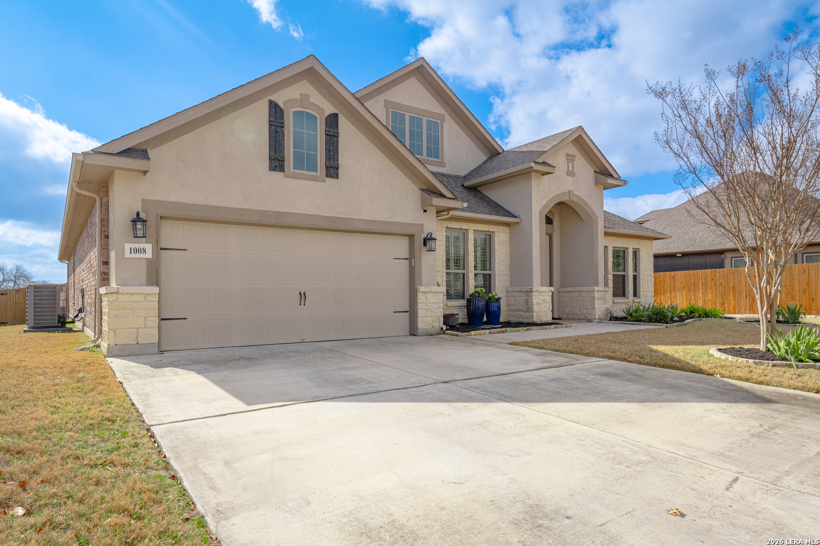 1008 Water Oak Schertz TX 78154