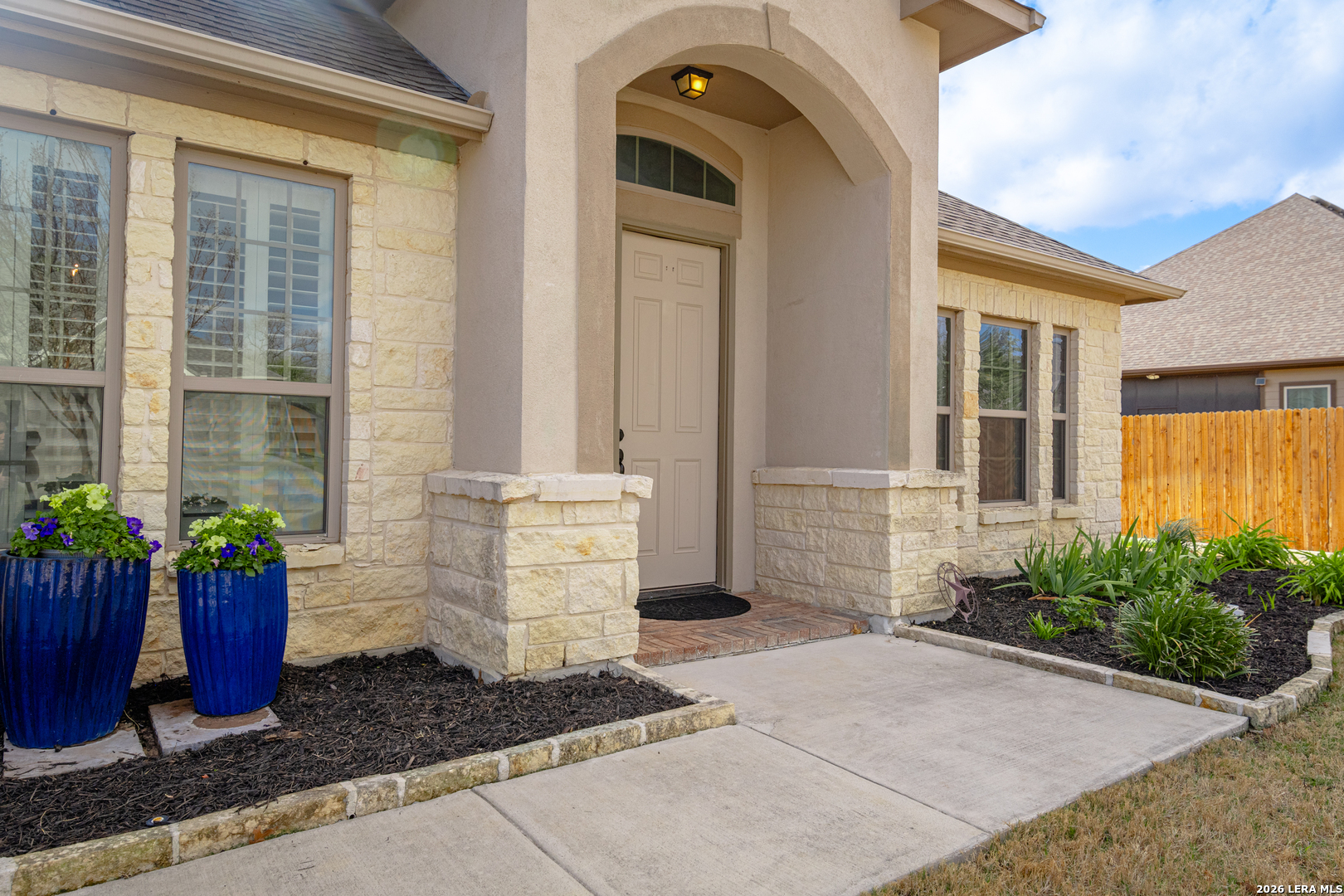 1008 Water Oak Schertz TX 78154