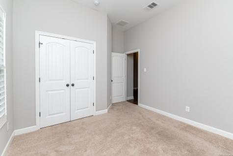 1008 Water Oak Schertz TX 78154