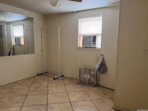 1207 El Paso Stockdale TX 78160