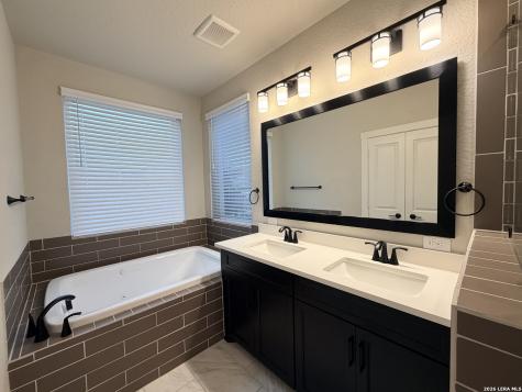 5843 Whitby Road San Antonio TX 78240