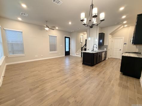 5843 Whitby Road San Antonio TX 78240