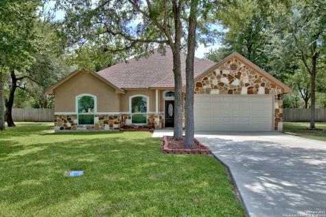 1393 Hunters Place Seguin TX 78155