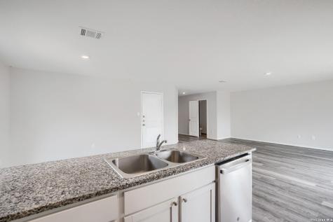5905 Antonio Place Seguin TX 78155
