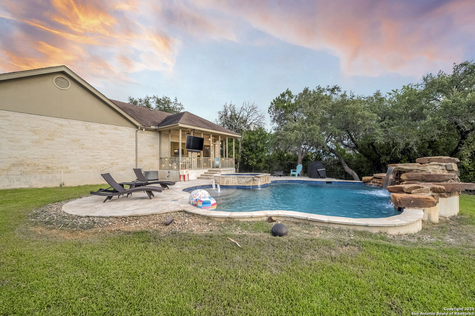 810 Bluff Ridge New Braunfels TX 78132