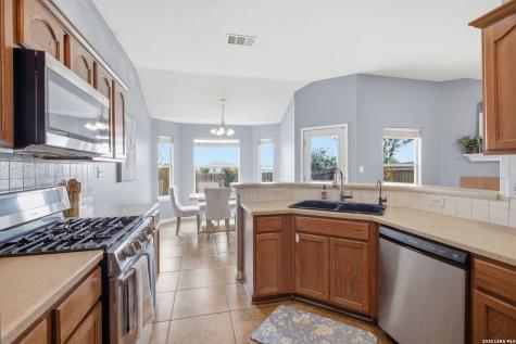 4043 Mistflower Drive Converse TX 78109