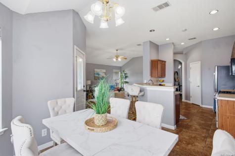 4043 Mistflower Drive Converse TX 78109