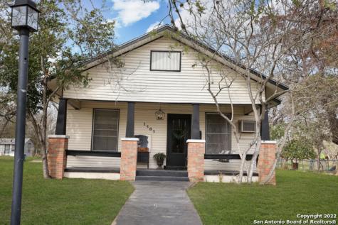 1503 N Main Street Pleasanton TX 78064