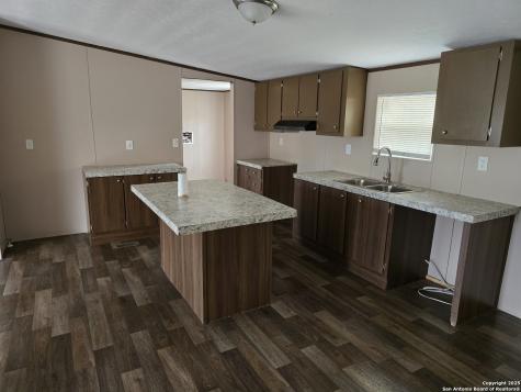 730 Park Street Pleasanton TX 78064