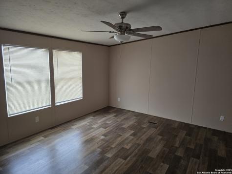 730 Park Street Pleasanton TX 78064