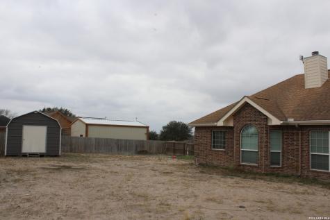 137 Lakeview Trace Three Rivers TX 78071