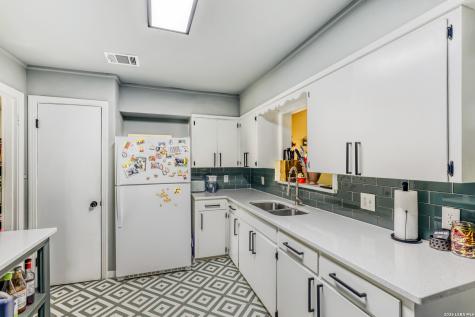 222 Dawnview Lane San Antonio TX 78213