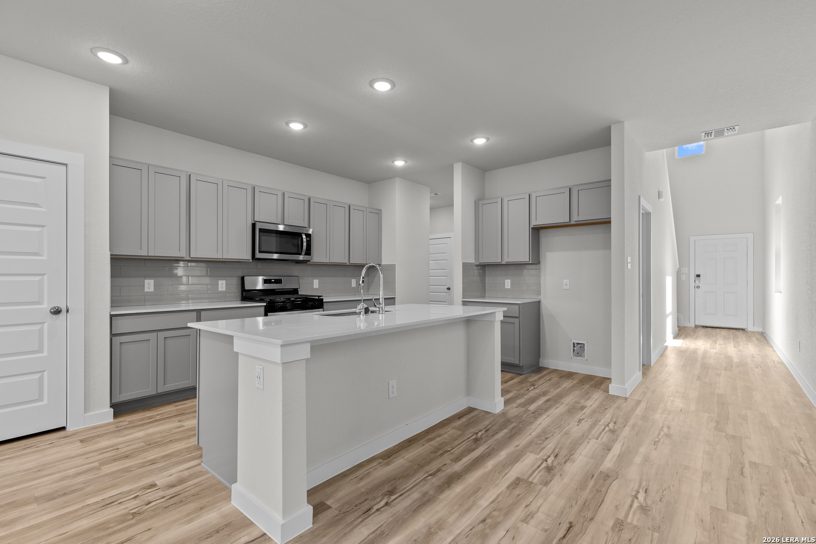 9975 Chavaneaux Landing San Antonio TX 78221