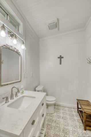 512 Cr 348 (River Road) Concan TX 78838
