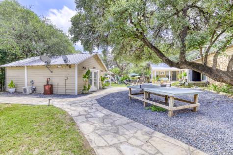 512 Cr 348 (River Road) Concan TX 78838