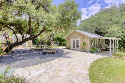 512 Cr 348 (River Road) Concan TX 78838