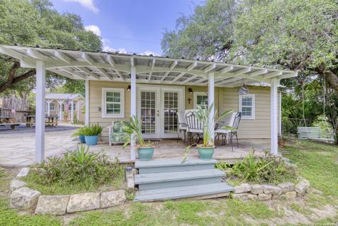 512 Cr 348 (River Road) Concan TX 78838