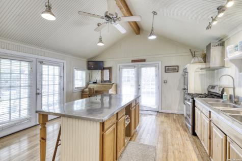 512 Cr 348 (River Road) Concan TX 78838