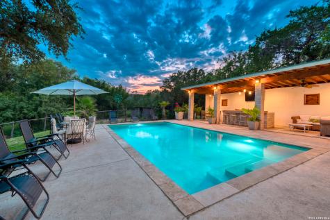512 Cr 348 (River Road) Concan TX 78838