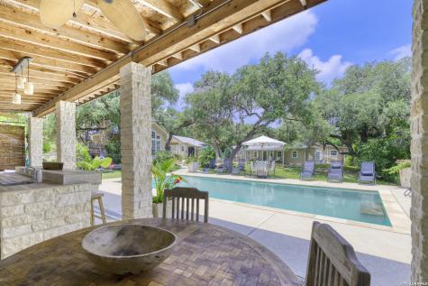 512 Cr 348 (River Road) Concan TX 78838