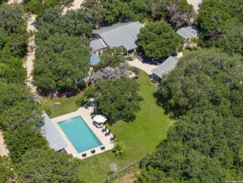 512 Cr 348 (River Road) Concan TX 78838