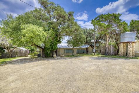 512 Cr 348 (River Road) Concan TX 78838