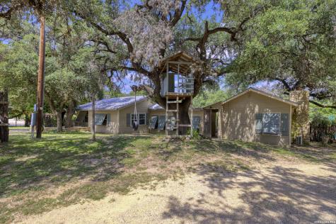 512 Cr 348 (River Road) Concan TX 78838
