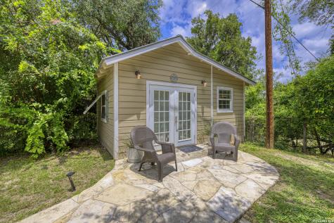 512 Cr 348 (River Road) Concan TX 78838