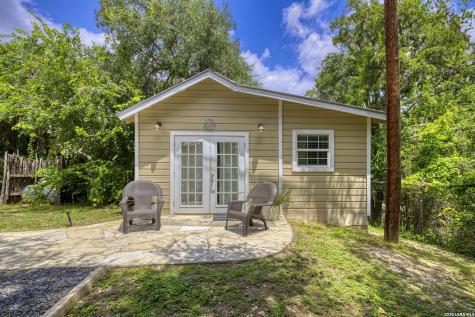 512 Cr 348 (River Road) Concan TX 78838