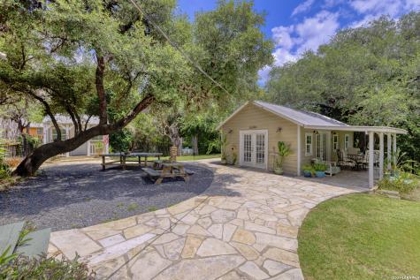 512 Cr 348 (River Road) Concan TX 78838