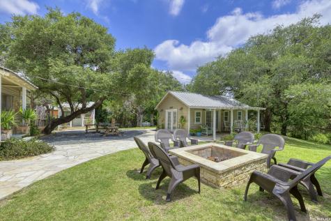 512 Cr 348 (River Road) Concan TX 78838