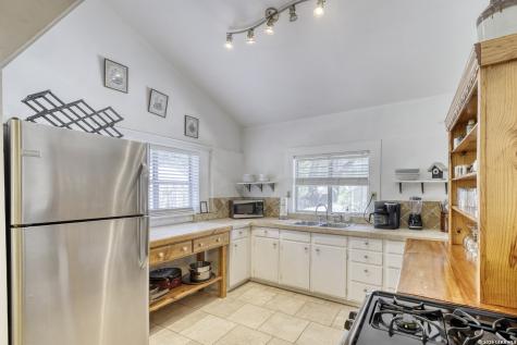 512 Cr 348 (River Road) Concan TX 78838