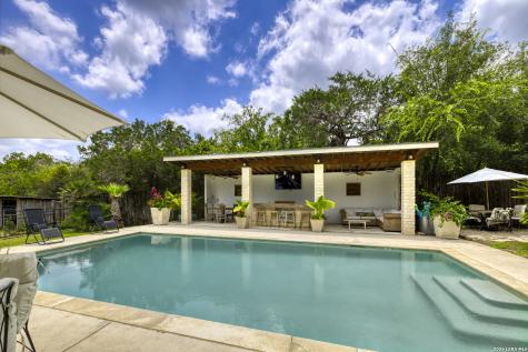 512 Cr 348 (River Road) Concan TX 78838