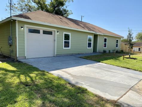 725 Legette Street Seguin TX 78155
