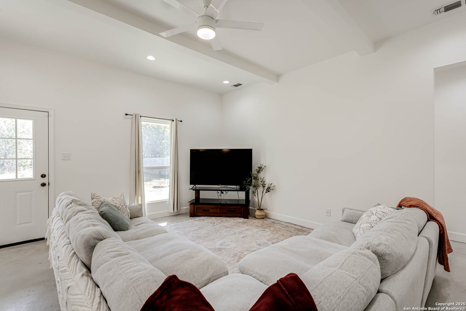1209 Avenue K Hondo TX 78861