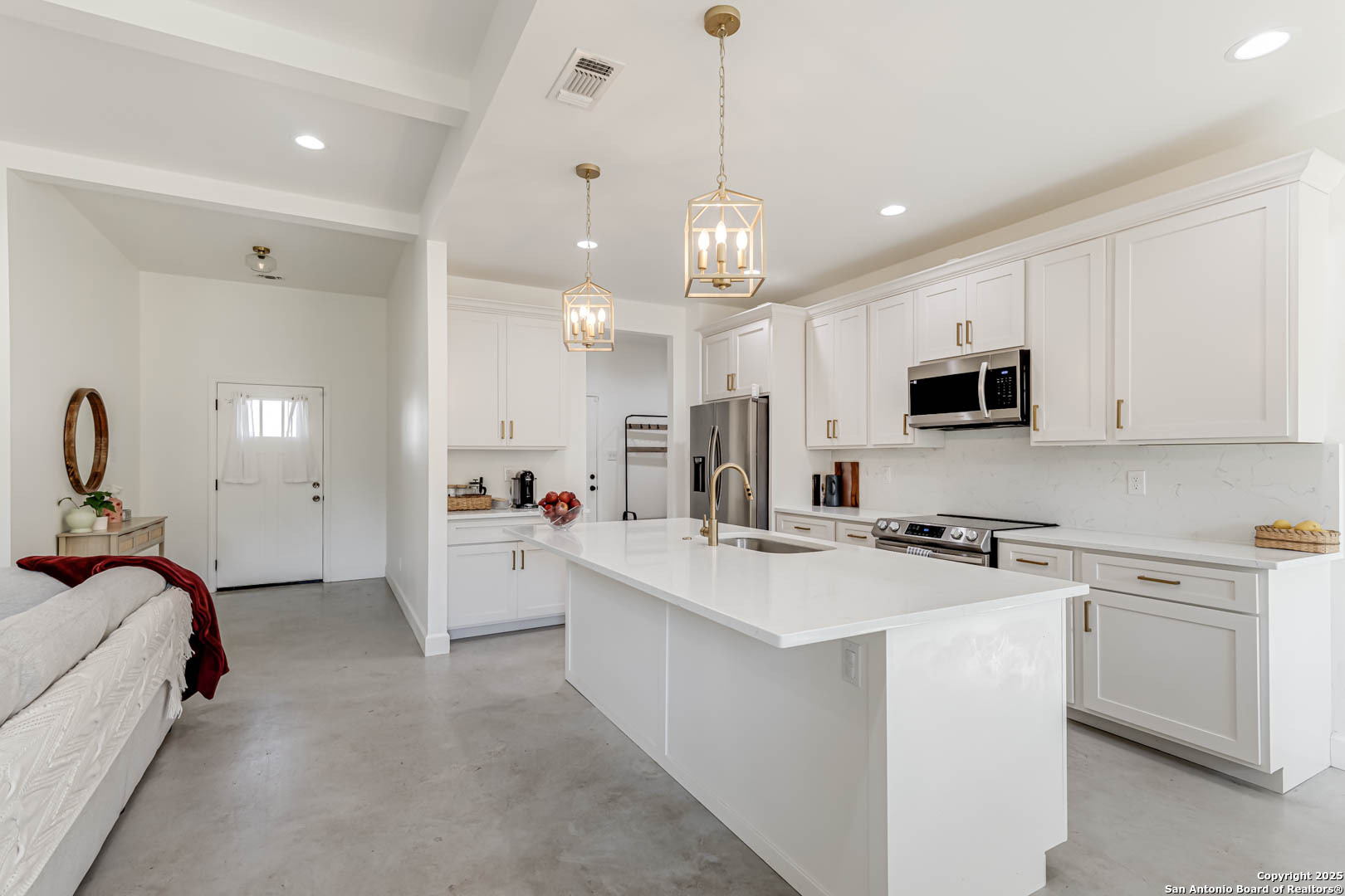 1209 Avenue K Hondo TX 78861