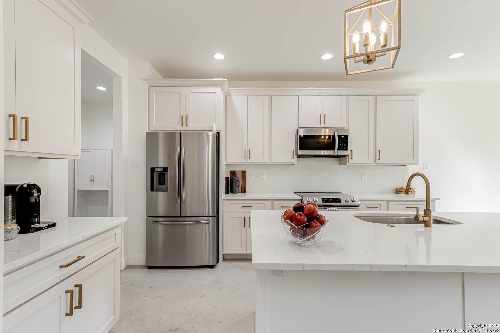 1209 Avenue K Hondo TX 78861