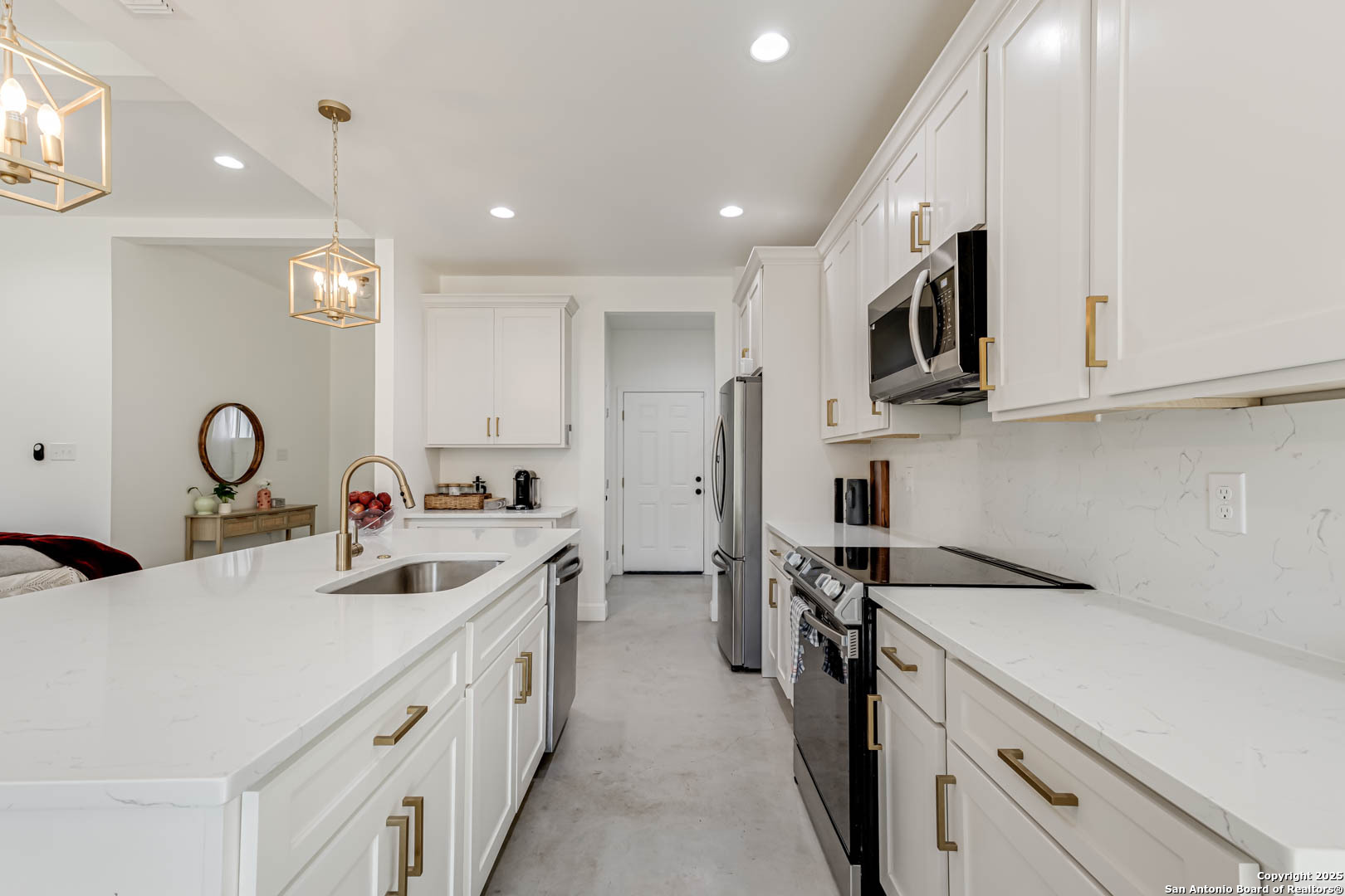 1209 Avenue K Hondo TX 78861